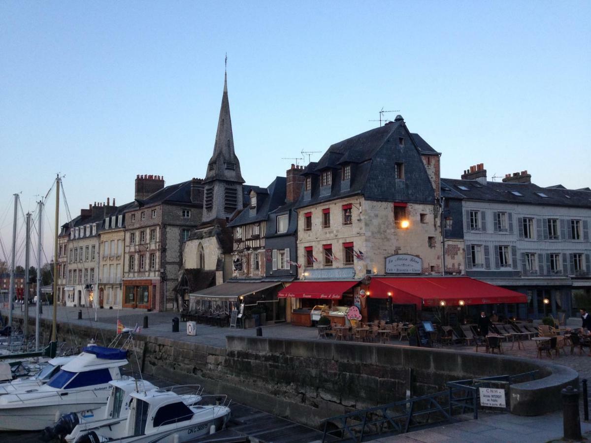 Un Petit Nid A Honfleur Apartment ภายนอก รูปภาพ